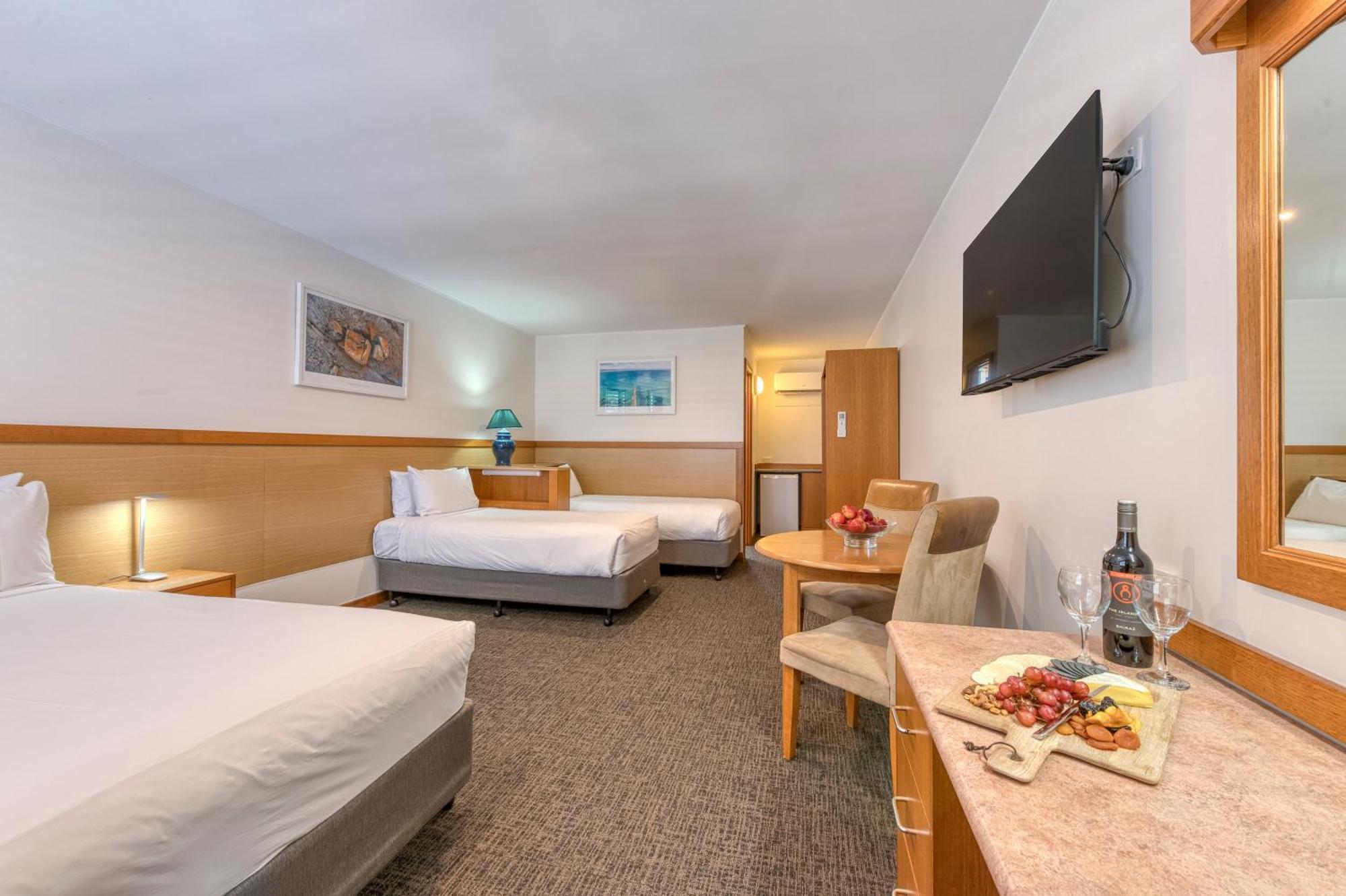 Aurora Ozone Hotel Kingscote Habitación foto